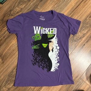 Broadway Purple Wicked Graphic T-Shirt medium large